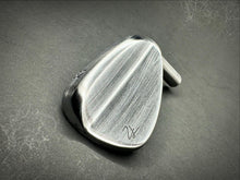 Load image into Gallery viewer, 52°