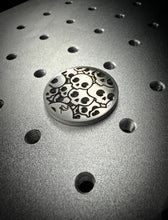 Load image into Gallery viewer, Skully ZL Ball Marker

